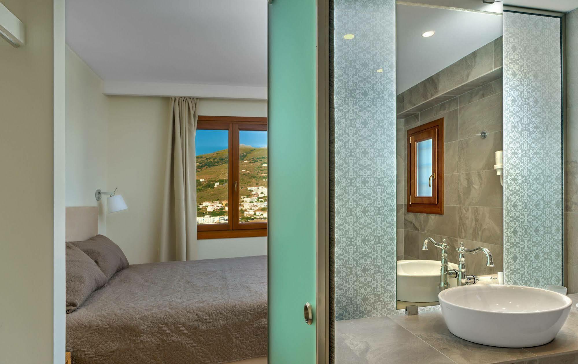 Belvedere Andros Batsi  Bagian luar foto